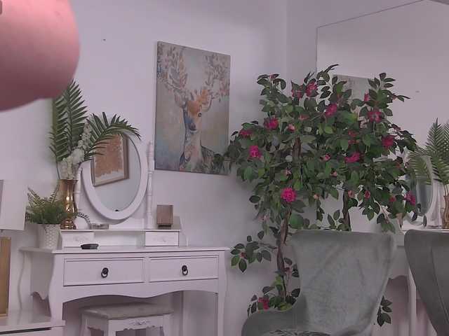 ZoeSkye live cam on BongaCams