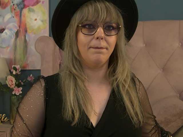 ZoeSkye live cam on BongaCams