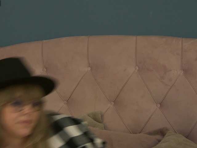 ZoeSkye live cam on BongaCams