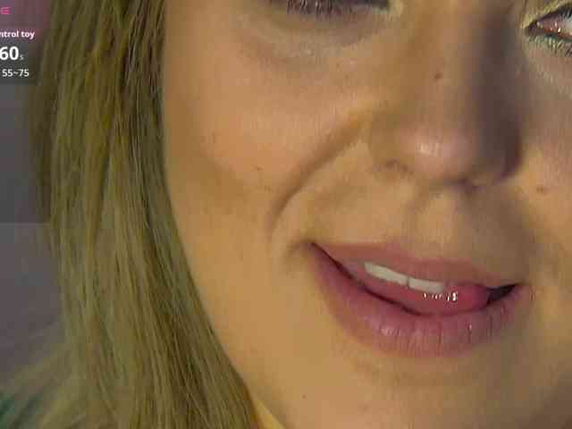 ZoeSkye webcam
