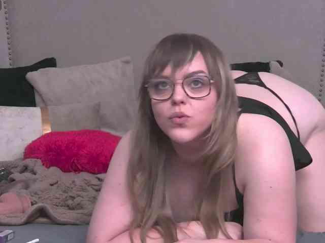 ZoeSkye webcam