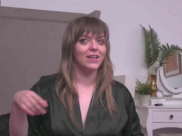 ZoeSkye webcam