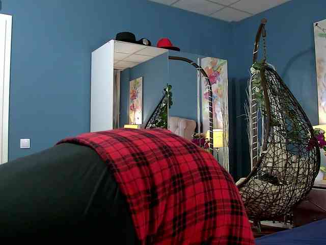 ZoeSkye webcam
