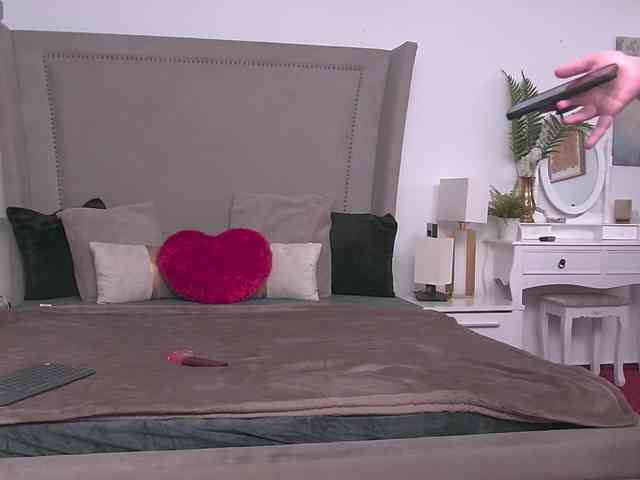 ZoeSkye webcam