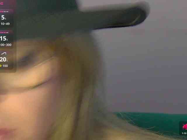 ZoeSkye webcam