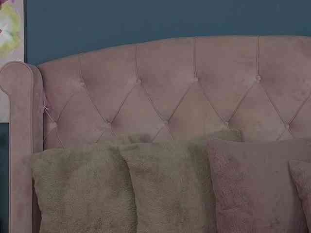 ZoeSkye webcam