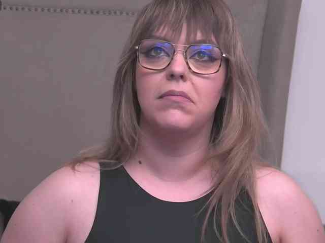 ZoeSkye webcam