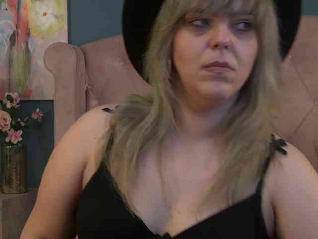 ZoeSkye webcam