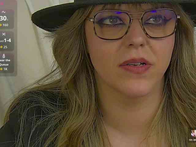ZoeSkye webcam