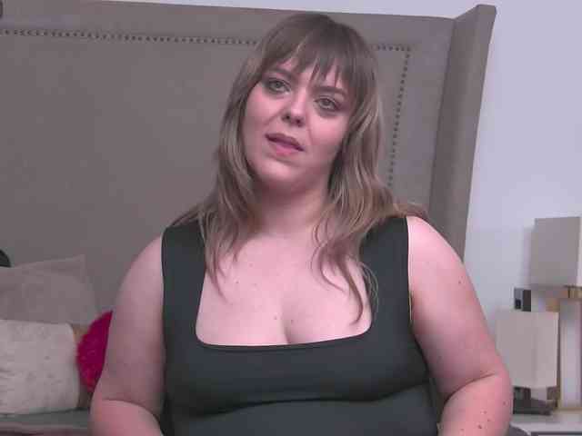 ZoeSkye webcam