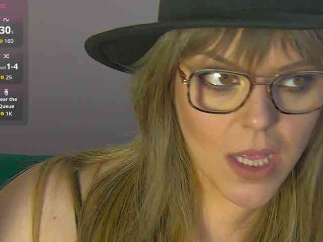 ZoeSkye webcam