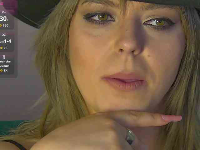 ZoeSkye webcam