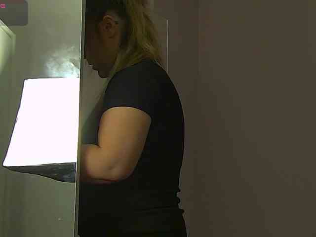 ZoeSkye webcam