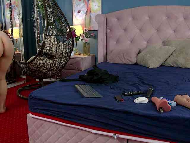 ZoeSkye webcam