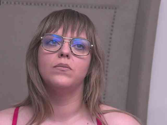 ZoeSkye webcam
