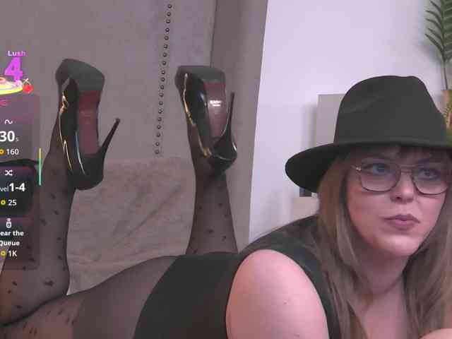 ZoeSkye webcam