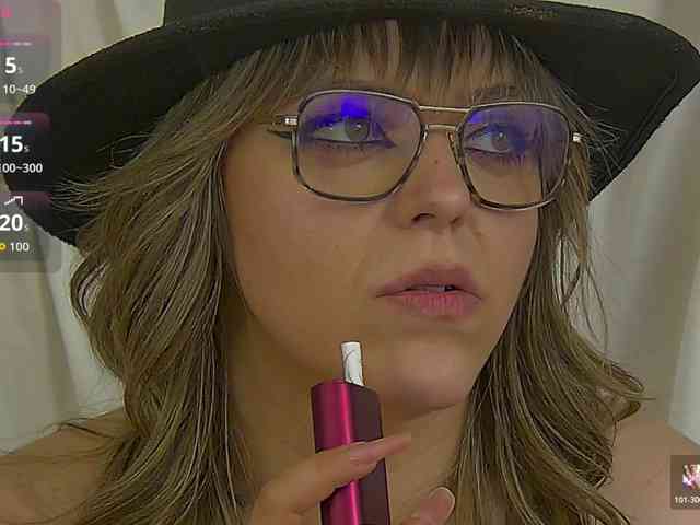 ZoeSkye webcam
