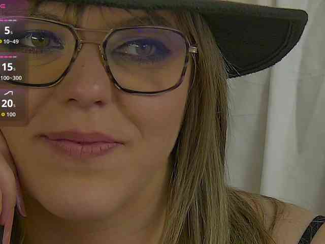 ZoeSkye webcam