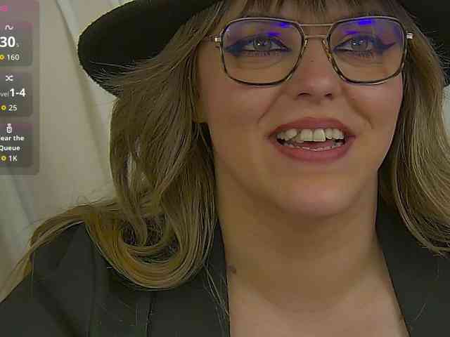 ZoeSkye webcam