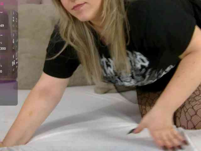 ZoeSkye webcam