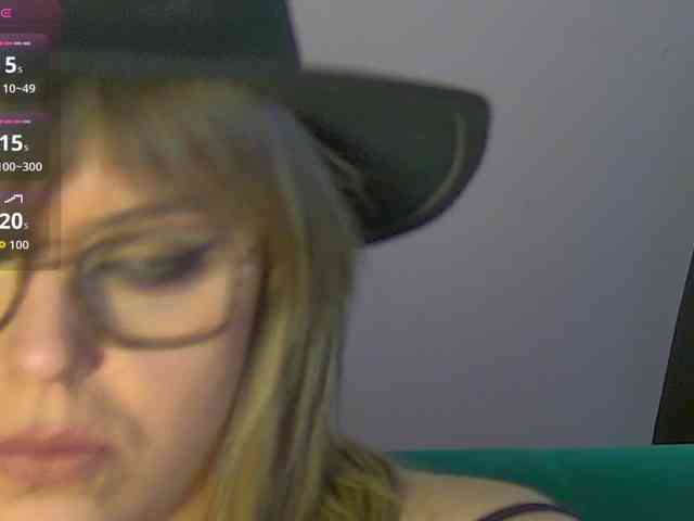 ZoeSkye webcam