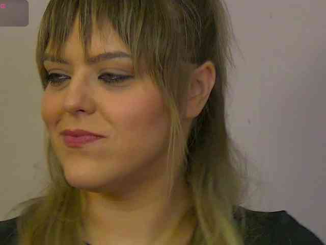 ZoeSkye webcam