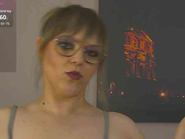ZoeSkye webcam