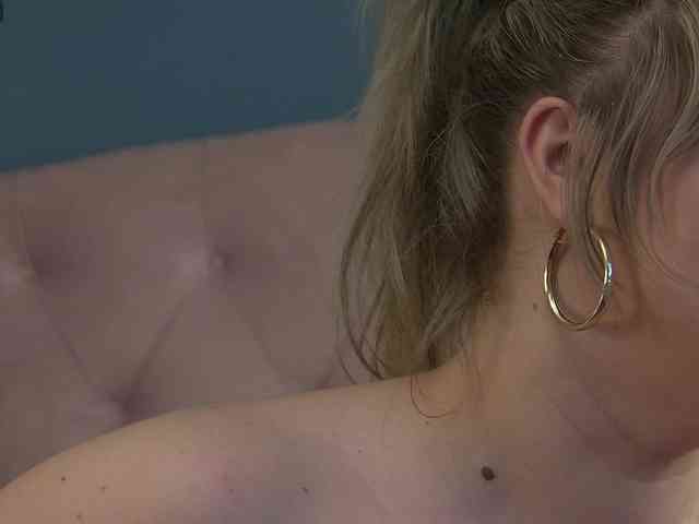 ZoeSkye webcam