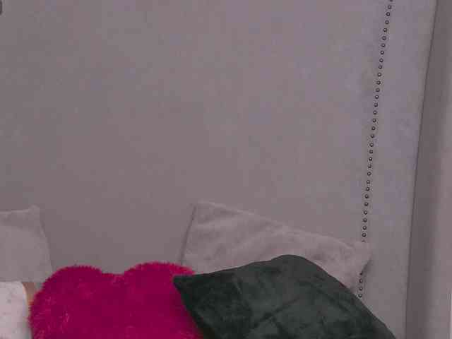 ZoeSkye webcam