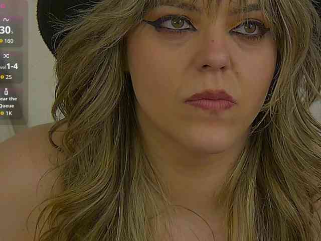 ZoeSkye webcam