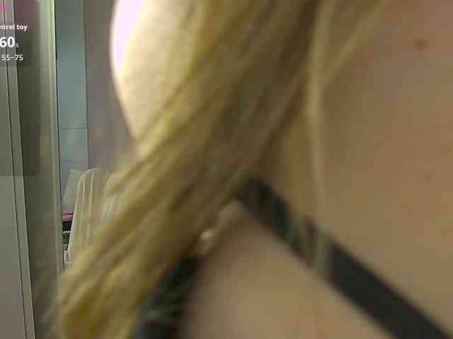 ZoeSkye webcam