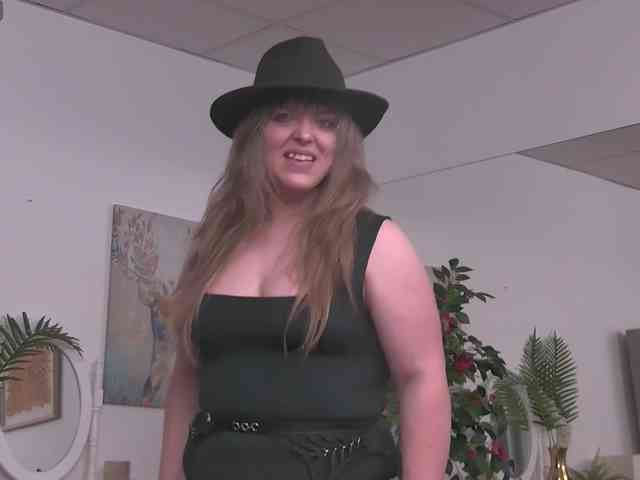 ZoeSkye webcam