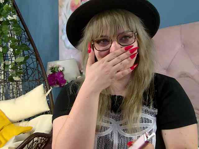 ZoeSkye webcam