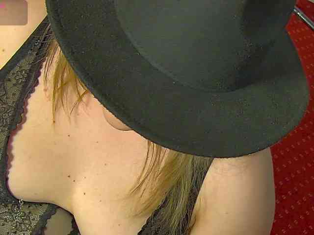 ZoeSkye webcam
