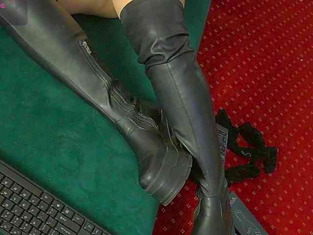 ZoeSkye webcam