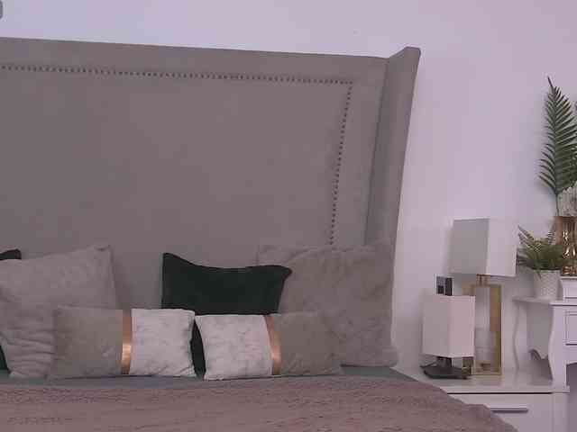 ZoeSkye webcam