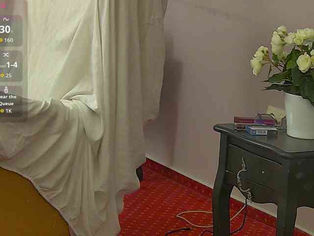 ZoeSkye webcam