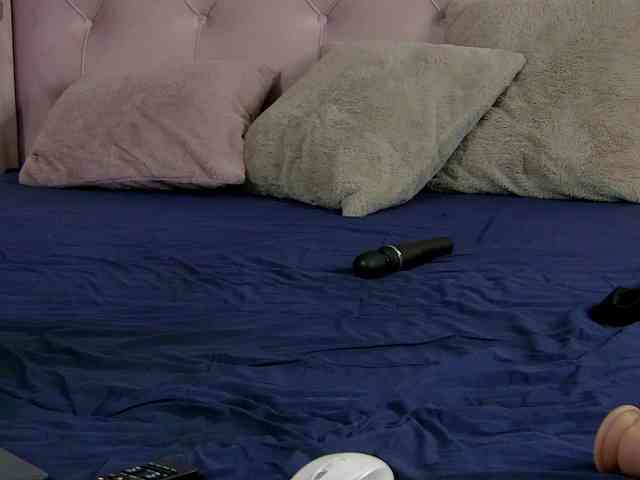ZoeSkye webcam