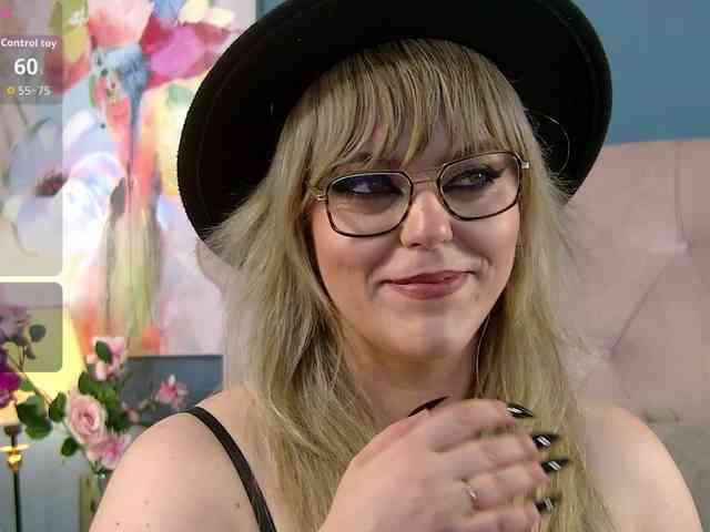 ZoeSkye webcam