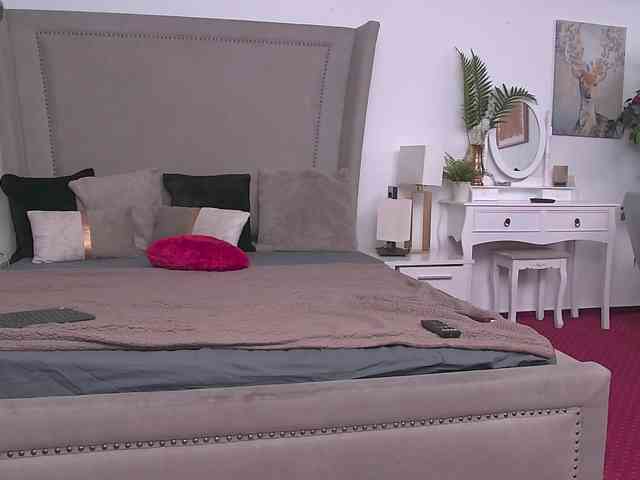 ZoeSkye webcam