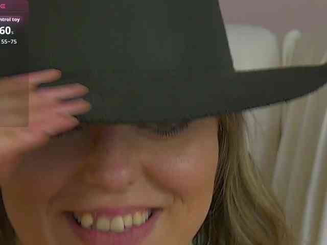 ZoeSkye webcam
