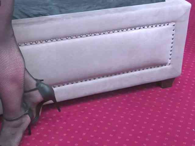 ZoeSkye webcam
