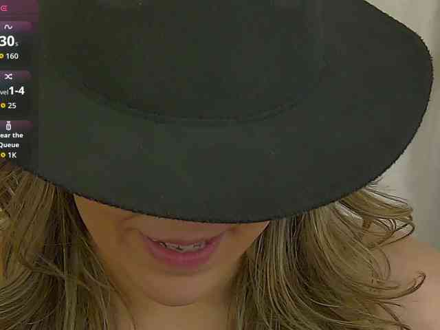 ZoeSkye webcam
