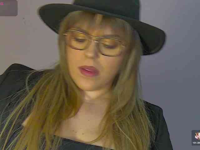 ZoeSkye webcam