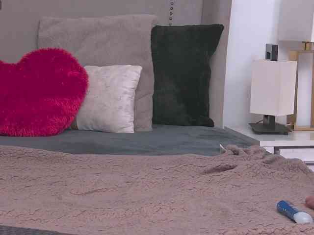 ZoeSkye webcam