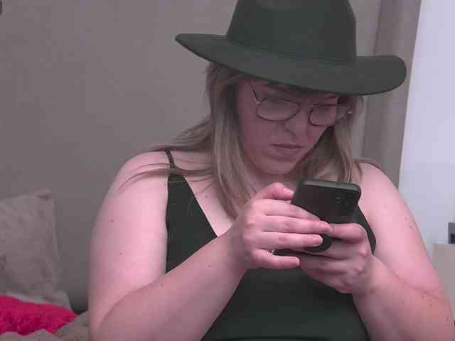 ZoeSkye webcam