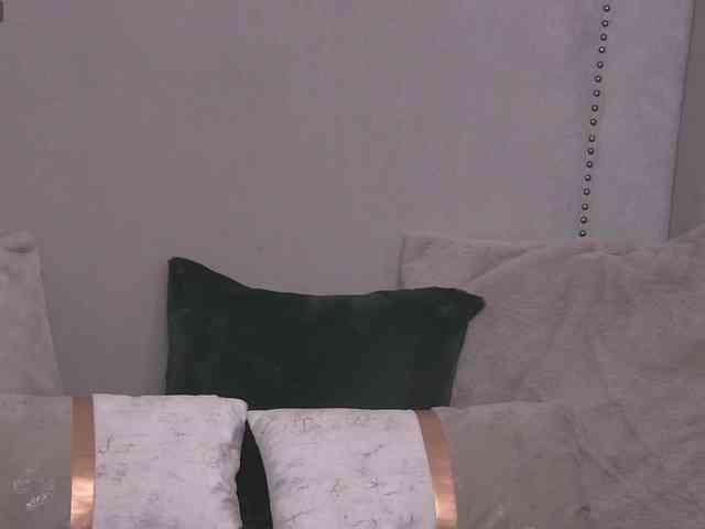 ZoeSkye webcam