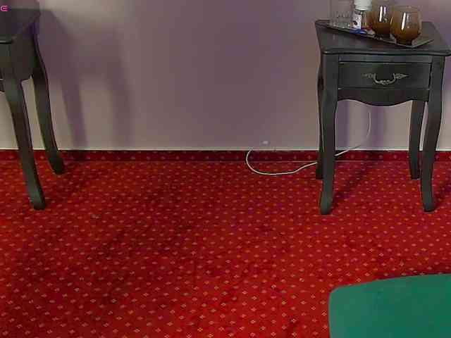 ZoeSkye webcam
