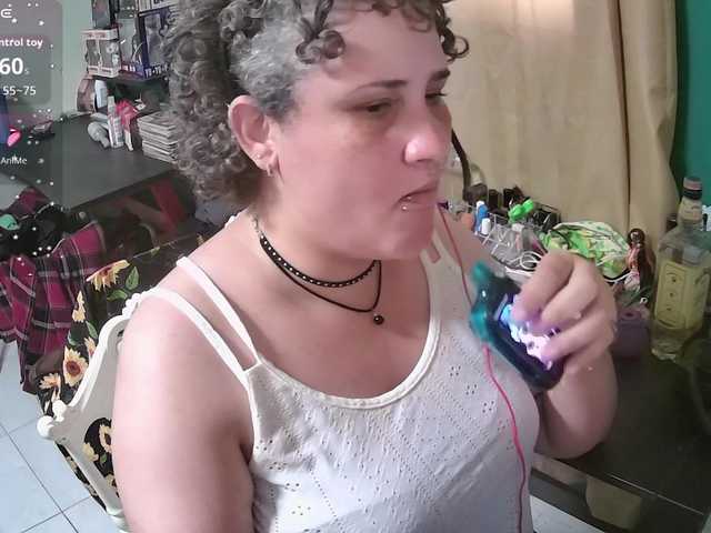 lolalicious758 live cam on BongaCams