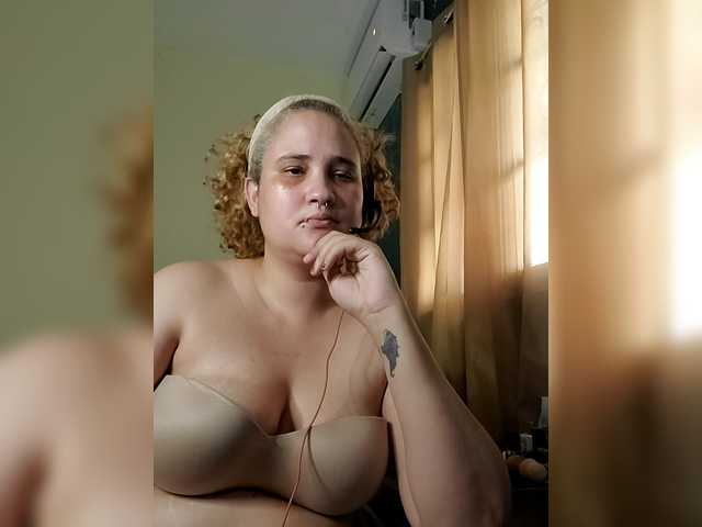 lolalicious758 live cam on BongaCams